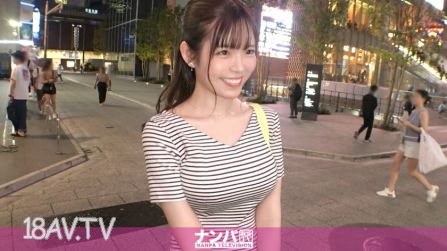 200GANA-2983 街頭把妹搭訕企劃，初次拍片。2010年在夜晚的新宿用勢頭和母性本能強烈的幼兒園老師搭訕！馬上就跟陌生男人隔著拉鏈親嘴。原來只是個死色狼啊！想做愛時就說要做愛，這樣很重要吧。