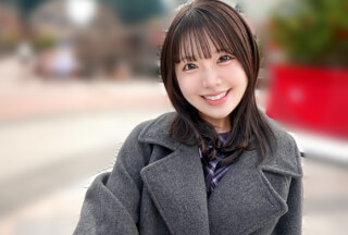 [无码破解]SIRO-5683 Kyurun！一位拥有动漫般声音的可爱主题公园女孩加入战斗！她非常敏感，会抽搐并反复达到高潮！她的可爱让我无法抗拒，我开始用力抽插哈哈！这才是真正的性爱牵引的开始！各位！准备好纸巾了吗！？【初次拍摄】在线申请AV → AV拍摄经验 2567