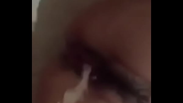 亚洲女孩喷潮