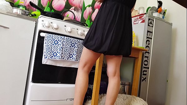 超短裙到我姐姐的女儿。他意识到